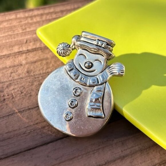 HOLIDAY🎄🎄BEST Silver Snowman Brooch Pendant - Picture 4 of 6